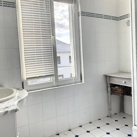 Holiday home Au Calme Avec Jardin, Proche Et Commerces, Wifi Et Equipements Complets - Fr-1-361-117 *