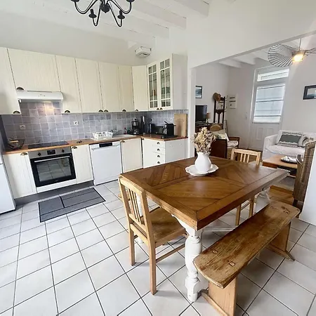 Au Calme Avec Jardin, Proche Et Commerces, Wifi Et Equipements Complets - Fr-1-361-117 * Jullouville-les-Pins