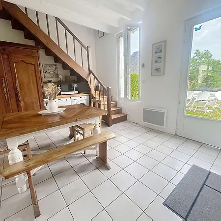 Au Calme Avec Jardin, Proche Et Commerces, Wifi Et Equipements Complets Ferienhaus